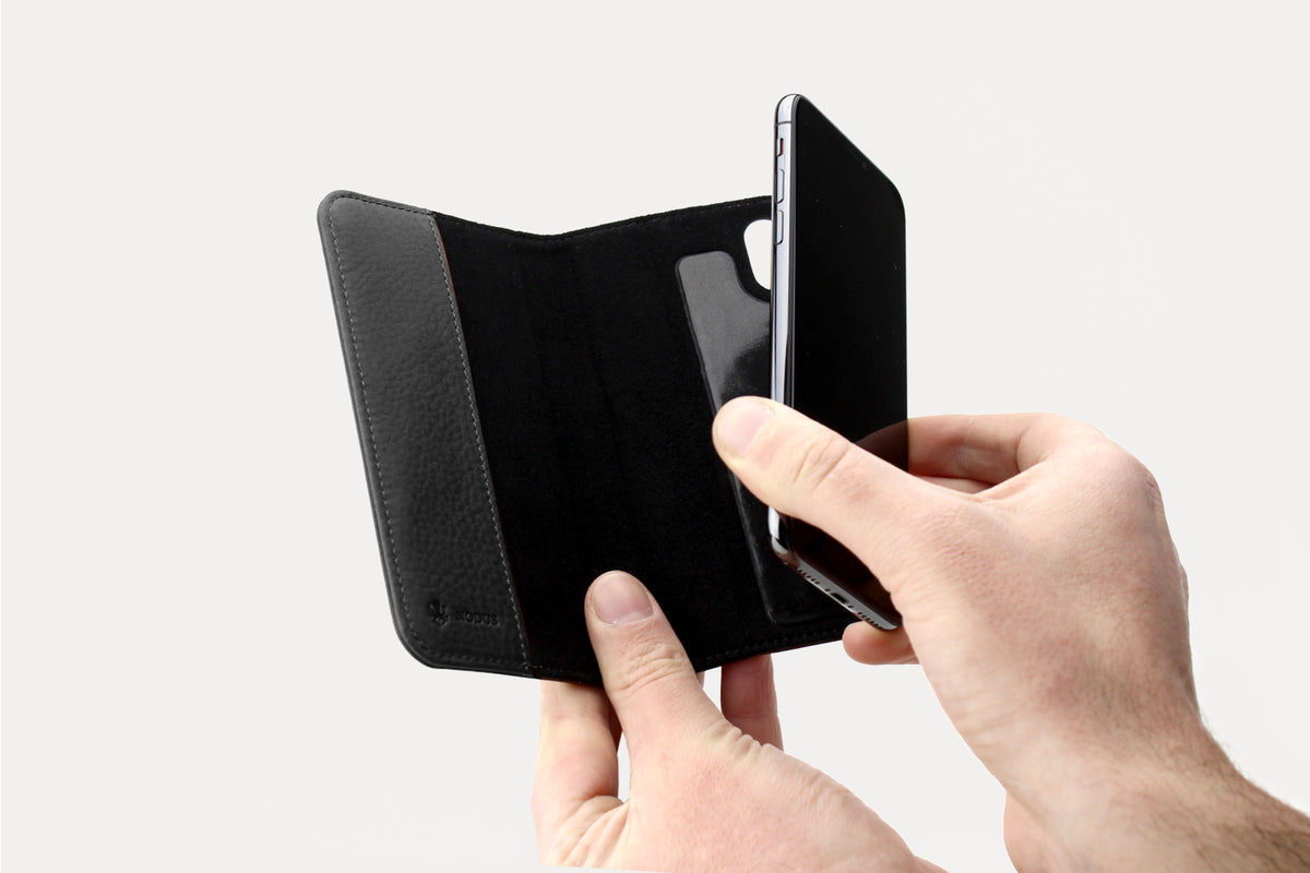 Ebony Black / iPhone 13 Pro Ebony Black / iPhone 13 Pro Max Ebony Black / iPhone 13 Ebony Black / iPhone 13 mini 